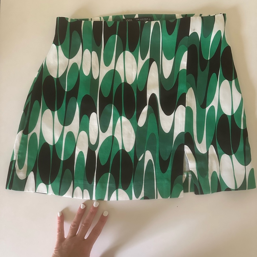 Zara Green and Black Abstract Mini Skirt